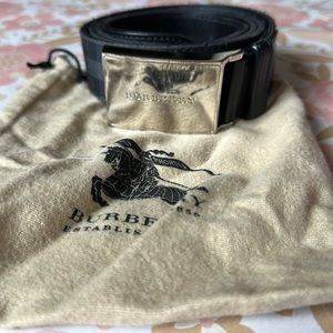 Men’s Burberry belt size large previously worn